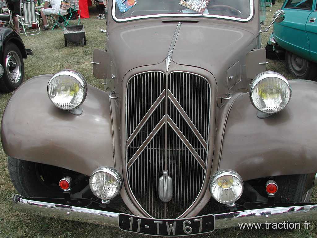 2014_Madine (105).JPG - 29ème Retro Meus'Auto au Lac de Madine, Citroen Traction 11B